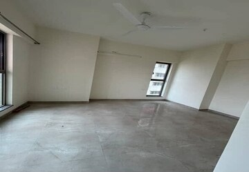 Room in 2 BHK Apartment at Sheth Irene, Malad West – for Sale