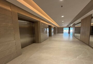 Room in 2 BHK Apartment at Sheth Irene, Malad West – for Sale