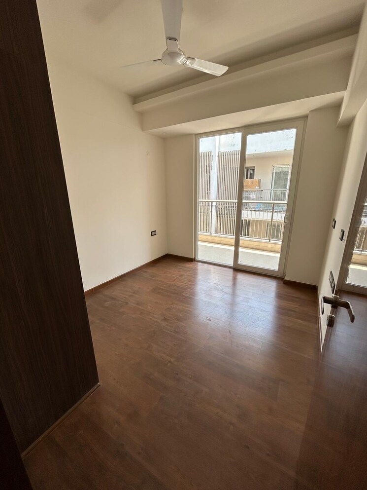 Room, dlf city phase 3 4 Bedroom 450 Sq.Yd. Builder Floor In Dlf City Phase 3 Gurgaon 8861681