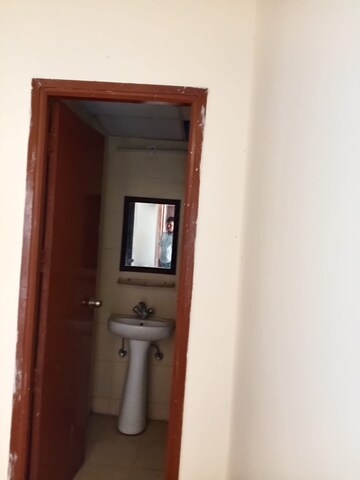 Furnished Amenities in 1.5 BHK Apartment at Mahagun Mywoods II, Sector 16c Greater Noida – for Rent