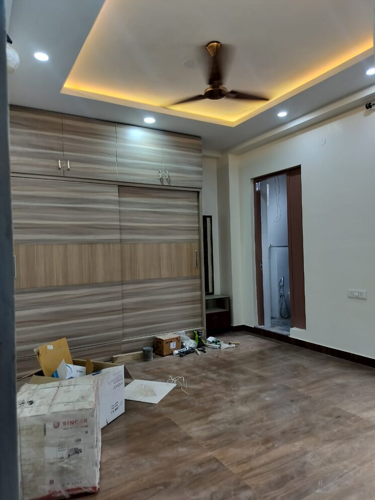 Room, south city 1 2 Bedroom 240 Sq.Yd. Builder Floor In South City 1 Gurgaon 8861742