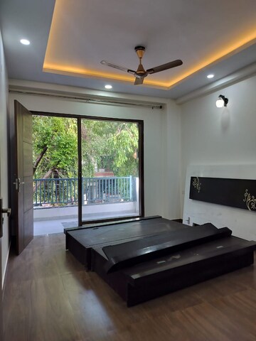 Bedroom in 2 BHK Builder Floor at South City 1 – for Rent