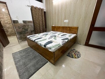 Bedroom in 2 BHK Builder Floor at Sector 28 – for Rent