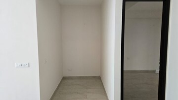 Room in 3.5 BHK Apartment at Smart World Gems, Sector 89 – for Sale