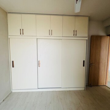 Room in 3 BHK Apartment at M3M Heights, Sector 65 – for Rent