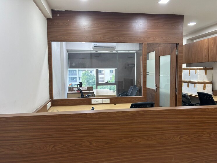 Room, goyal-titanium-heights Commercial Office Space 638 Sq.Ft. In Prahlad Nagar Ahmedabad 8861816