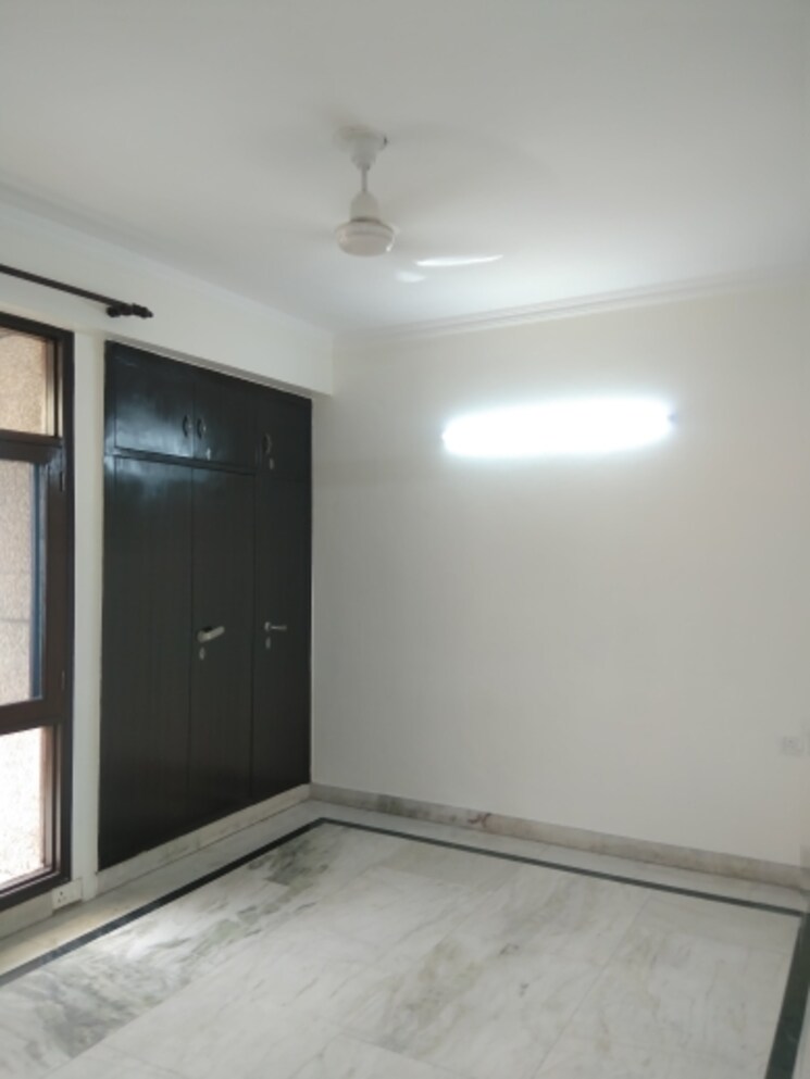 Room, sector 18 dwarka 2 Bedroom 1250 Sq.Ft. Apartment In Sector 18 Dwarka Delhi 8861890