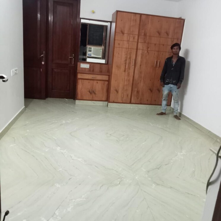 Room, sector 40 3 Bedroom 287 Sq.Yd. Builder Floor In Sector 40 Gurgaon 8861806