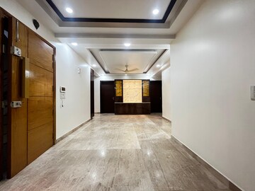 Building Lobby in 4 BHK Builder Floor at Sector 57 – for Rent