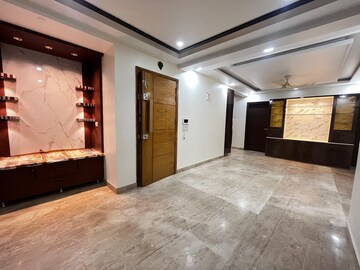 Bedroom in 4 BHK Builder Floor at Sector 57 – for Rent
