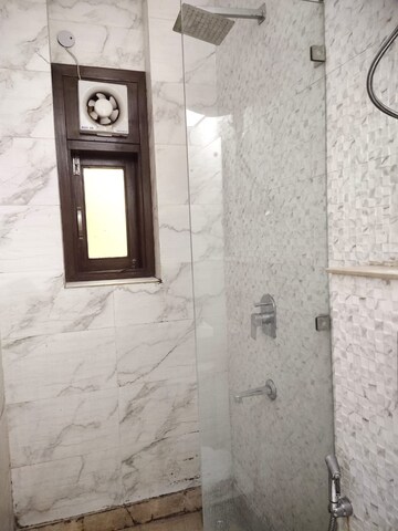 Room in 3 BHK Independent House at East Of Kailash – for Sale