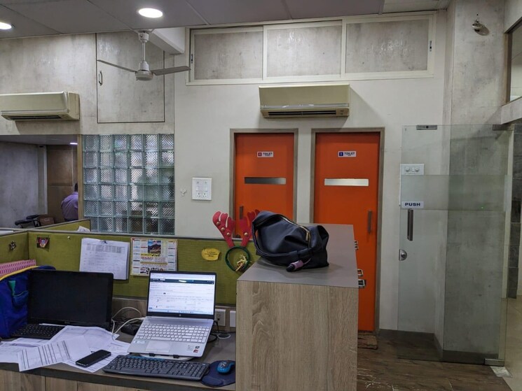 Team Area, lower parel Commercial Office Space 2500 Sq.Ft. In Lower Parel Mumbai 8862039