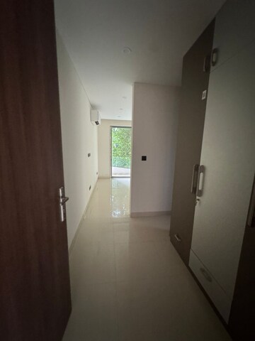 Building Lobby in 4 BHK Builder Floor at Sector 43 – for Rent