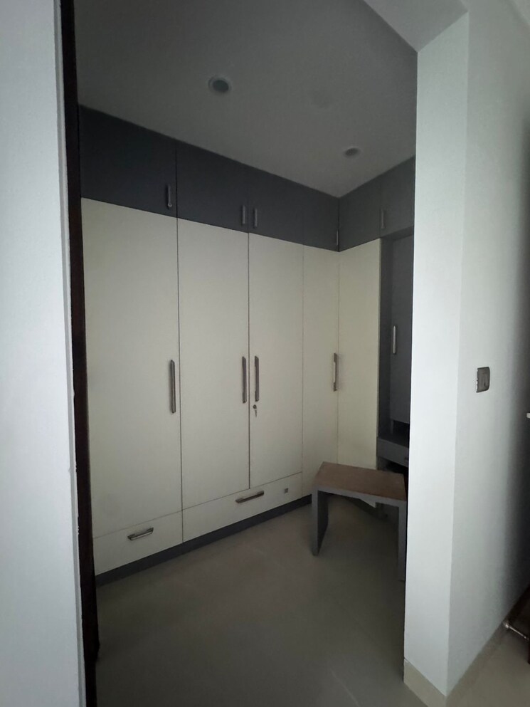 Room, sector 43 4 Bedroom 450 Sq.Yd. Builder Floor In Sector 43 Gurgaon 8862067