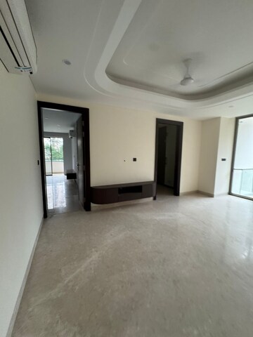 Room in 4 BHK Builder Floor at Sector 43 – for Rent