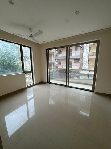 Room in 4 BHK Builder Floor at Sector 43 – for Rent