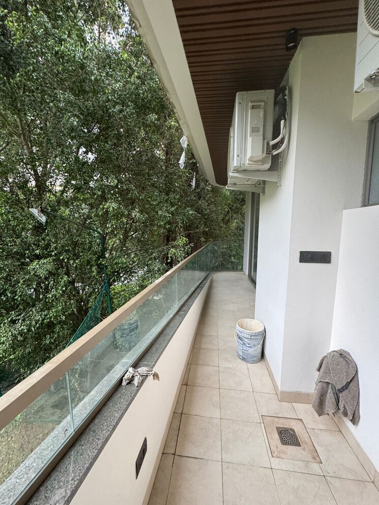 Balcony, sector 43 4 Bedroom 450 Sq.Yd. Builder Floor In Sector 43 Gurgaon 8862067