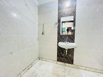 Bathroom in 2 BHK Builder Floor at Saket – for Rent