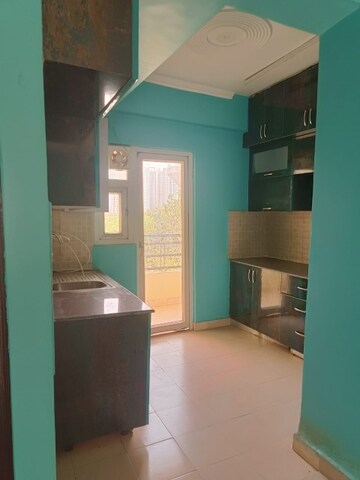 Furnished Amenities in 2 BHK Apartment at Amrapali Golf Homes, Sector 4 Greater Noida – for Rent