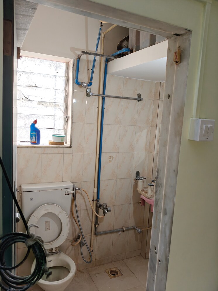 Bathroom, santacruz east 2 Bedroom 700 Sq.Ft. Apartment In Santacruz East Mumbai 8862242