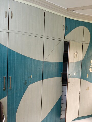 Furnished Amenities in 2 BHK Apartment at Santacruz East – for Rent
