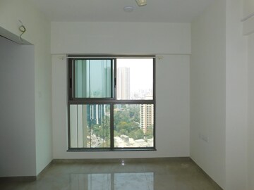 Room in 3 BHK Apartment at A And O F Residences Malad, Malad East – for Sale