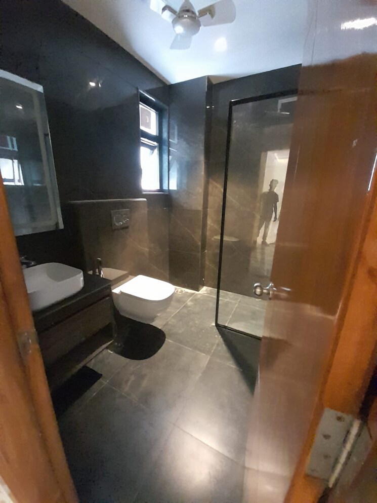 Bathroom, sector 45 3 Bedroom 500 Sq.Yd. Builder Floor In Sector 45 Gurgaon 8862215