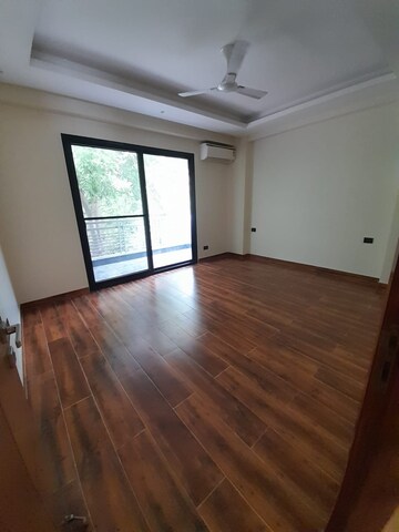 Room in 3 BHK Builder Floor at Sector 45 – for Rent