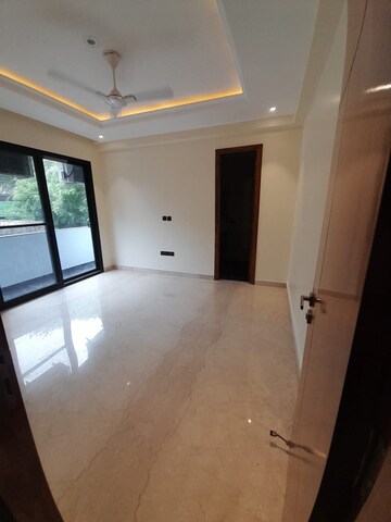 Room in 3 BHK Builder Floor at Sector 45 – for Rent