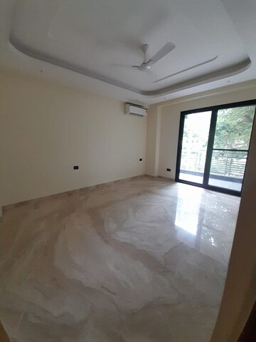 Room in 3 BHK Builder Floor at Sector 45 – for Rent