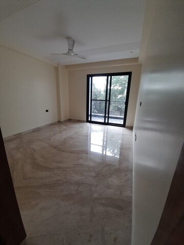 Room in 3 BHK Builder Floor at Sector 45 – for Rent