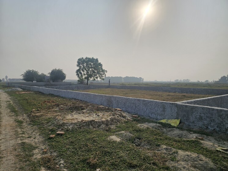 undefined, yamuna expressway  222 Sq.Yd. Plot In Yamuna Expressway Greater Noida 8862285