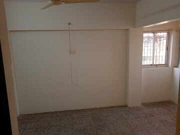 Bedroom in 2 BHK Apartment at Vashveen Apartments, Andheri West – for Rent