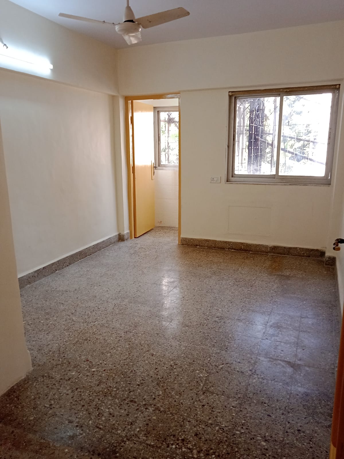 2 BHK Apartment For Rent in Vashveen Apartments