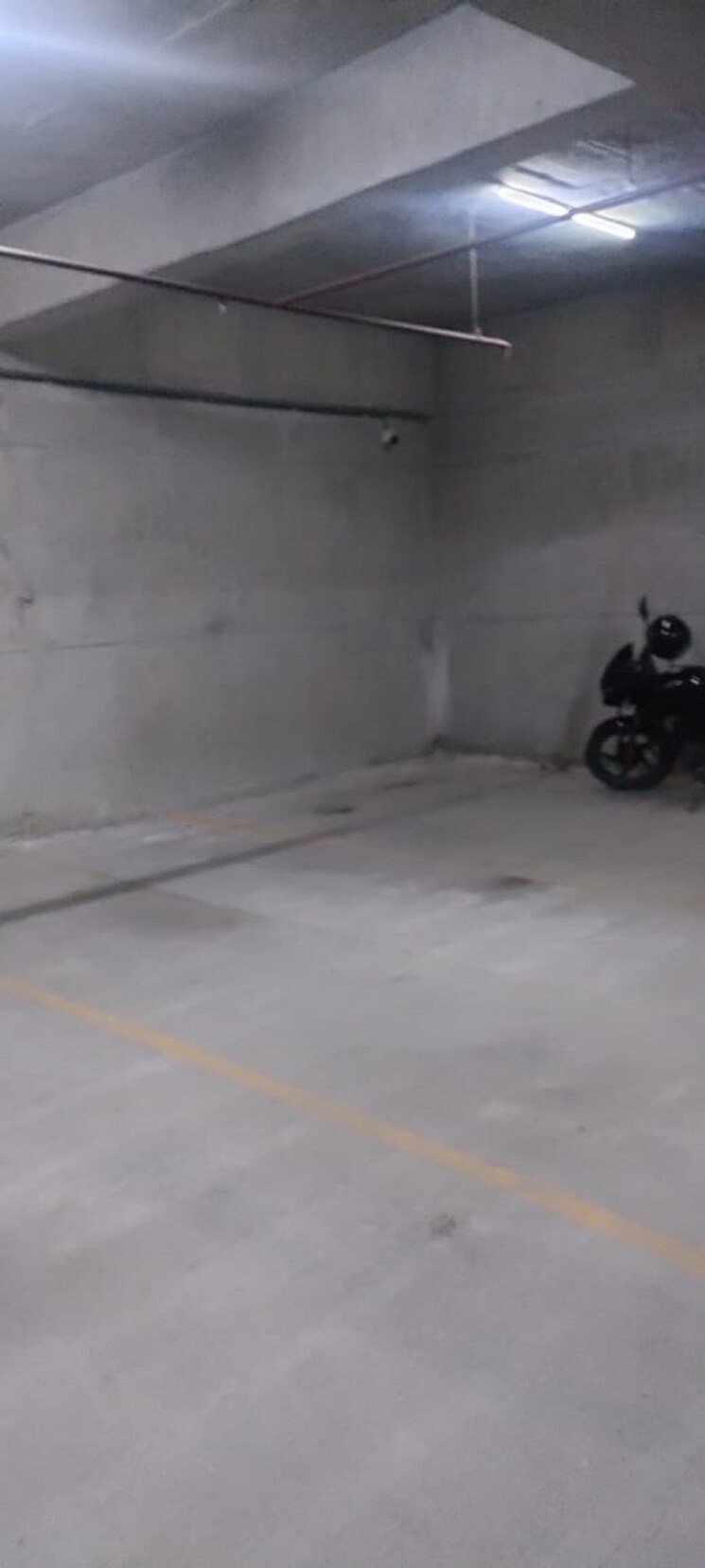  Parking, scarlet-gateway Commercial Office Space 1200 Sq.Ft. In Prahlad Nagar Ahmedabad 8862270