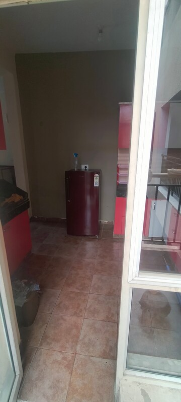 Room in 2 BHK Apartment at Omaxe Residency, Gomti Nagar – for Rent