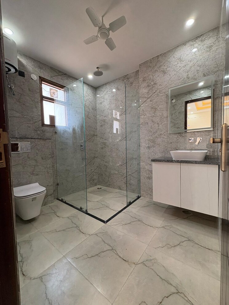Bathroom, sector 57 3 Bedroom 180 Sq.Yd. Builder Floor In Sector 57 Gurgaon 8862165