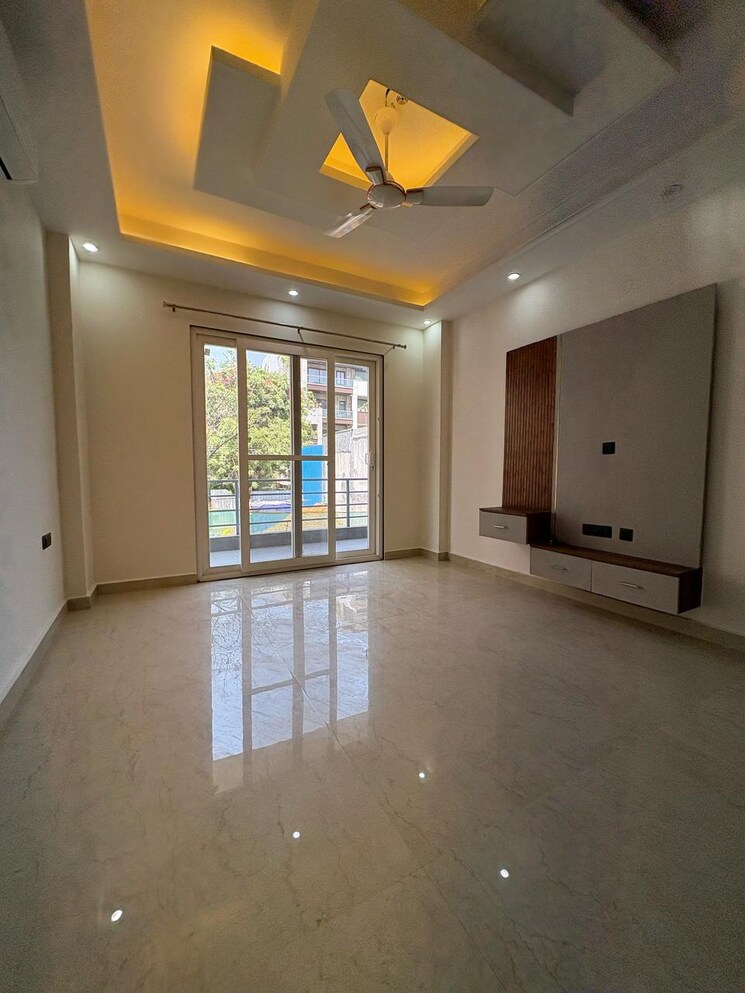 Room, sector 57 3 Bedroom 180 Sq.Yd. Builder Floor In Sector 57 Gurgaon 8862165