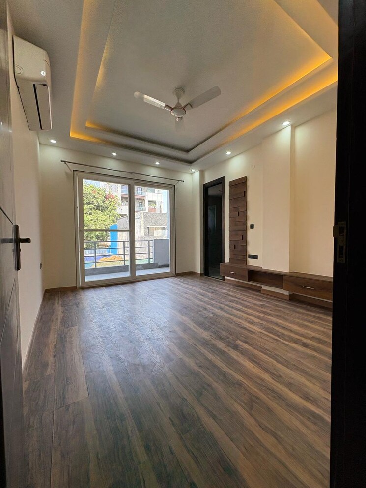 Room, sector 57 3 Bedroom 180 Sq.Yd. Builder Floor In Sector 57 Gurgaon 8862165