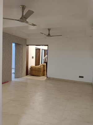 Room in 4 BHK Apartment at Sarita Vihar – for Sale