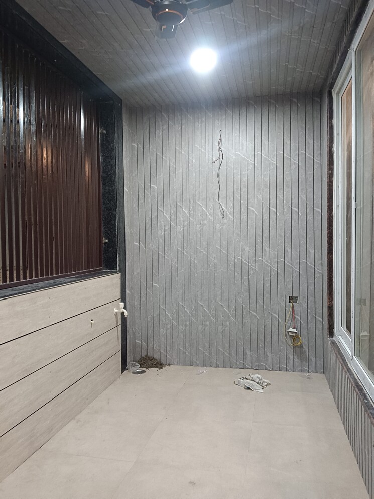 Bathroom, sarita vihar 4 Bedroom 1400 Sq.Ft. Apartment In Sarita Vihar Delhi 8862511