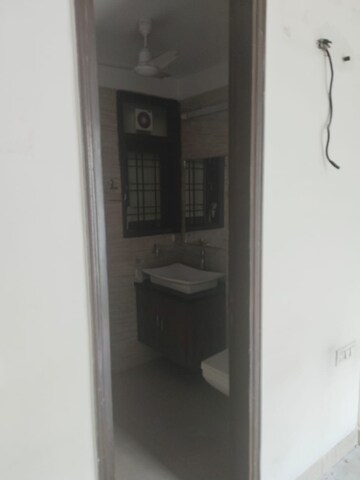 Furnished Amenities in 3 BHK Builder Floor at Sector 57 – for Rent