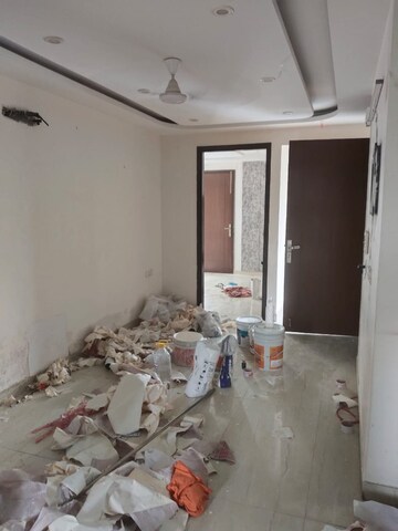 Room in 3 BHK Builder Floor at Sector 57 – for Rent