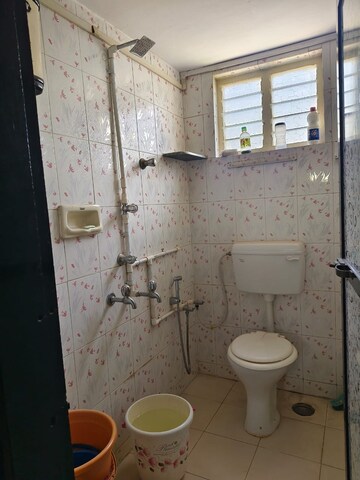 Bathroom in 2.5 BHK Apartment at Maruti Mandir – for Rent