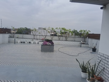 Terrace in 4 BHK Builder Floor at Dlf Phase I – for Rent
