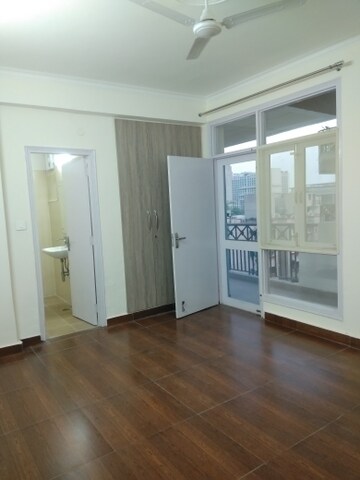 Room in 3 BHK Apartment at Sector 7 Dwarka – for Sale