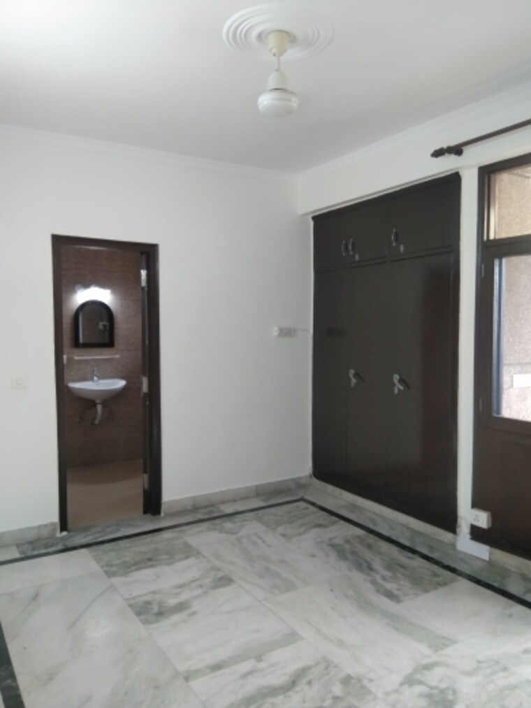 Room, sector 7 dwarka 3 Bedroom 1850 Sq.Ft. Apartment In Sector 7 Dwarka Delhi 8862600