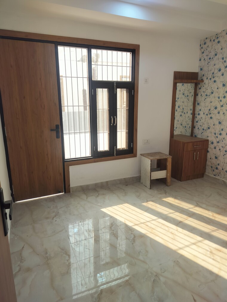 Room, palm-sunrise 3 Bedroom 1550 Sq.Ft. Builder Floor In Shahpur Bamheta Ghaziabad 8862605