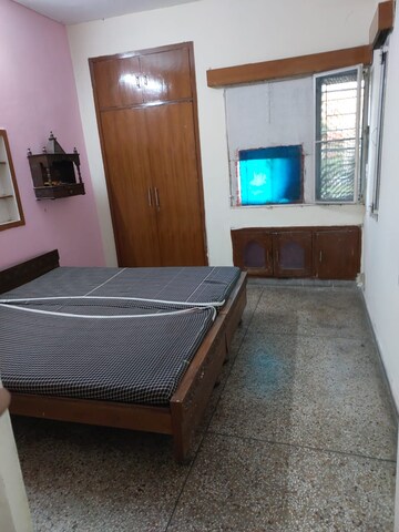 Bedroom in 1.5 BHK Independent House at Kendriya Vihar Noida, Sector 51 – for Rent