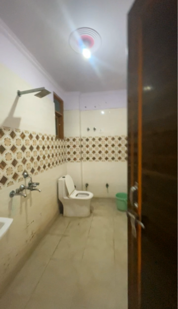 Bathroom in 3 BHK Apartment at Supreme Estia Phase 1, Baner – for Sale